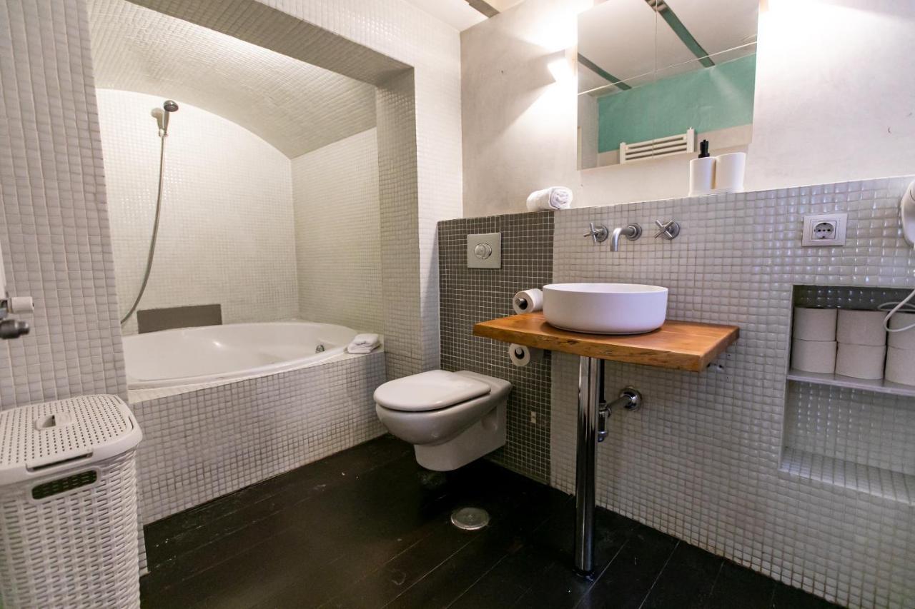 Apartamento 3 Dormitorios En Calle San Vicente. Севілья Екстер'єр фото